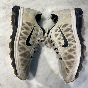 2011 Nike Air Max - size 10.5 Men’s